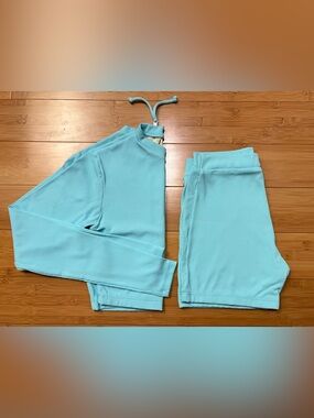 Mai Rashguard and Shorts, size M
